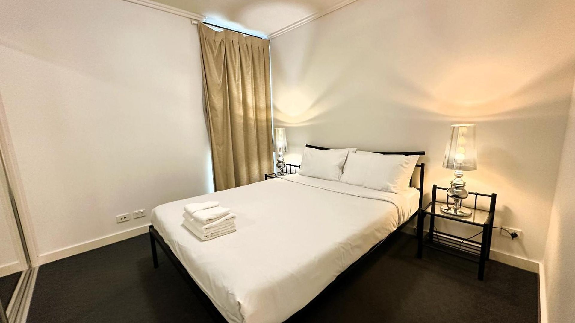 Apartment Modern 2br In Cbd | Pool | Gym | Parking *