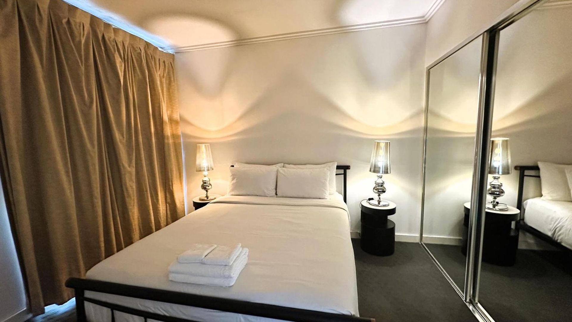 Modern 2br In Cbd | Pool | Gym | Parking Apartment *