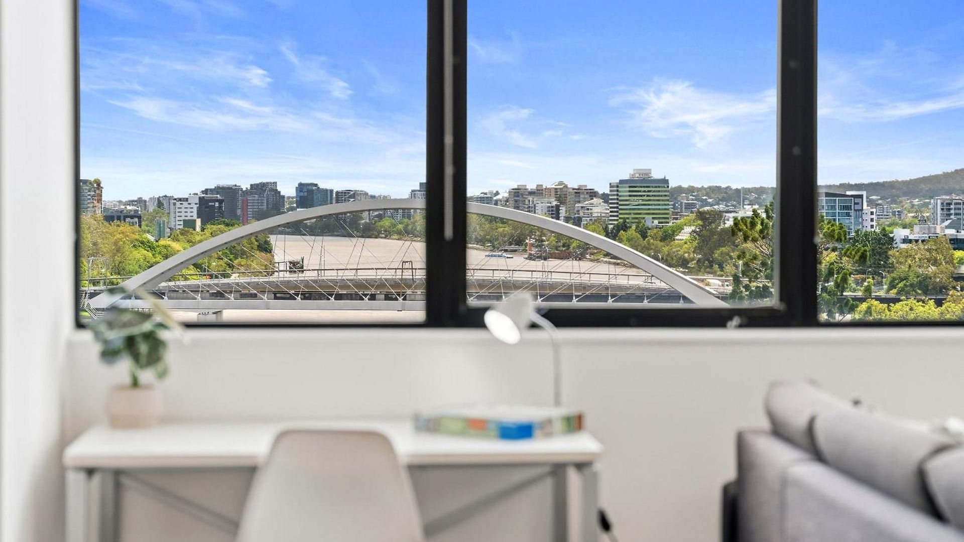 Riverview Sanctuary - Walk To Cbd & South Bank Apartment *
