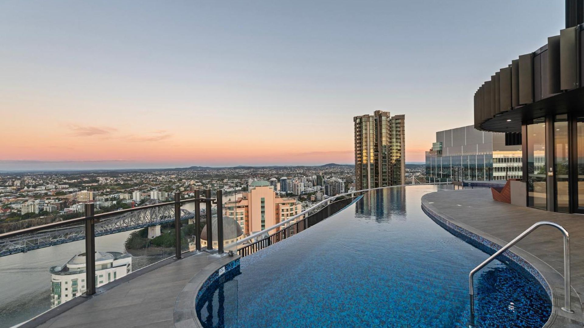 Apartment Spire Residences Brisbane