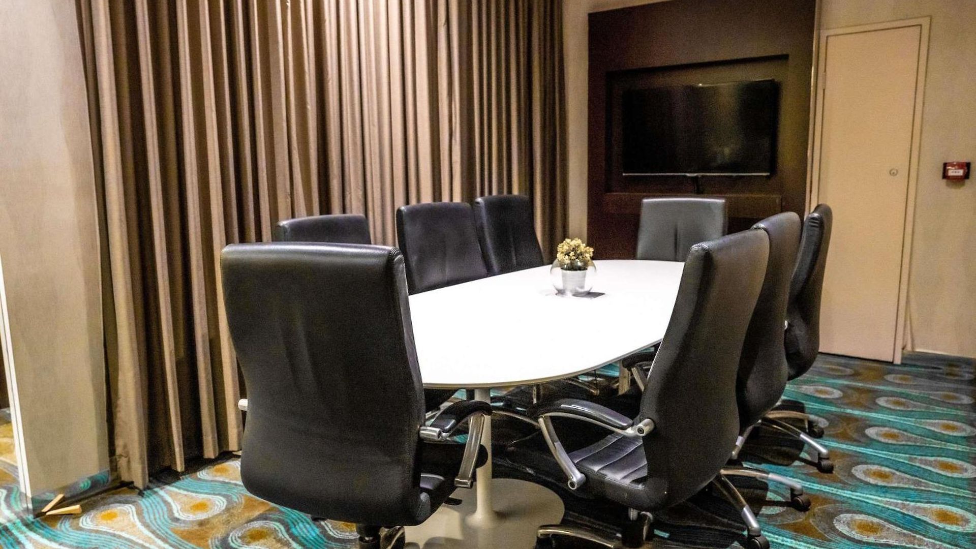 Hotel Pullman King George Square 5*