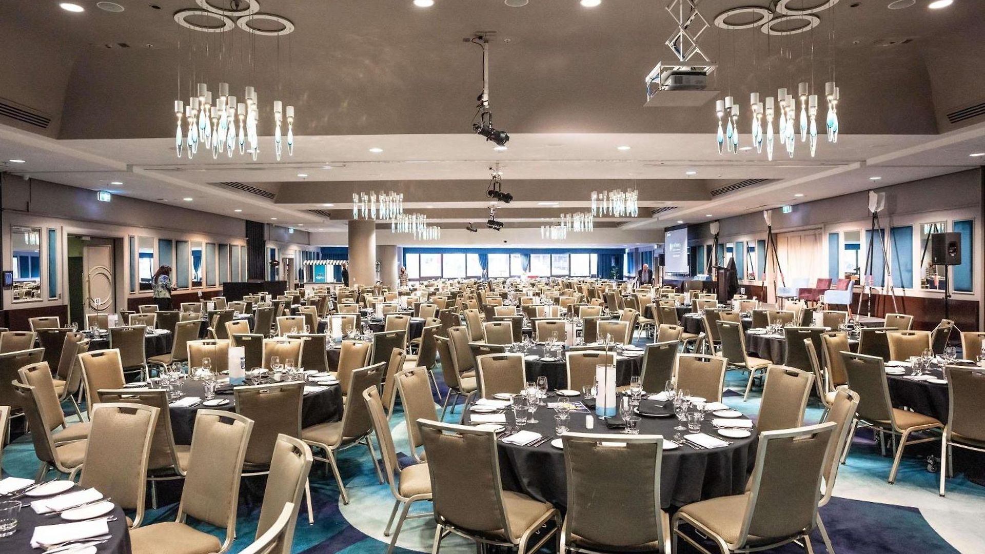 Pullman King George Square Hotel