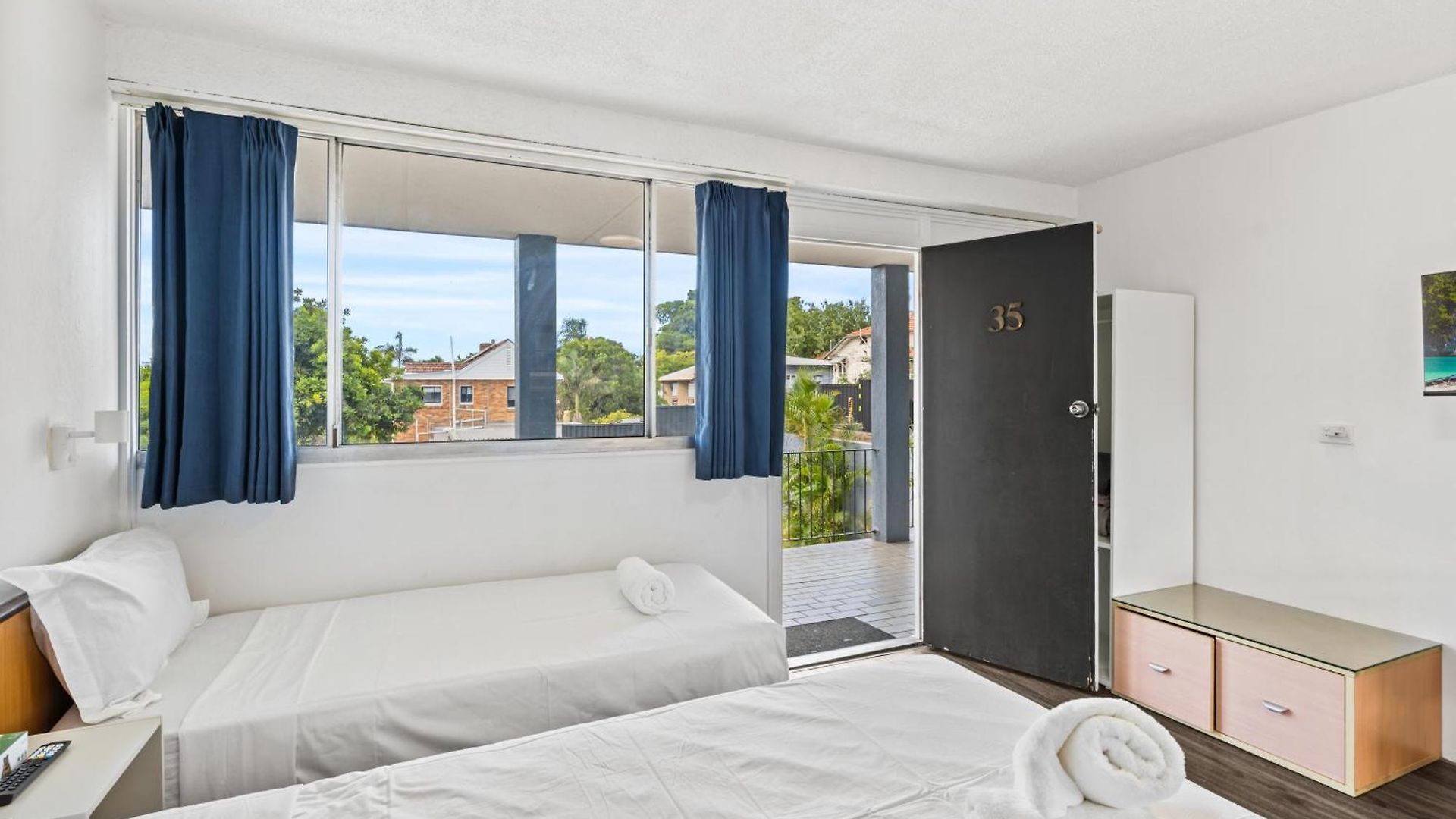 Annerley Motor 4*