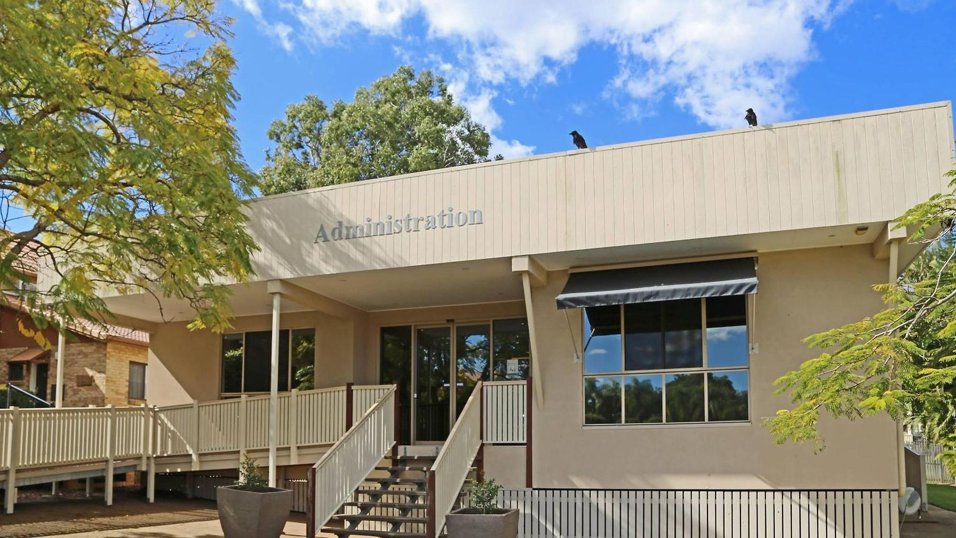 Quality Robertson Gardens Hotel 4*