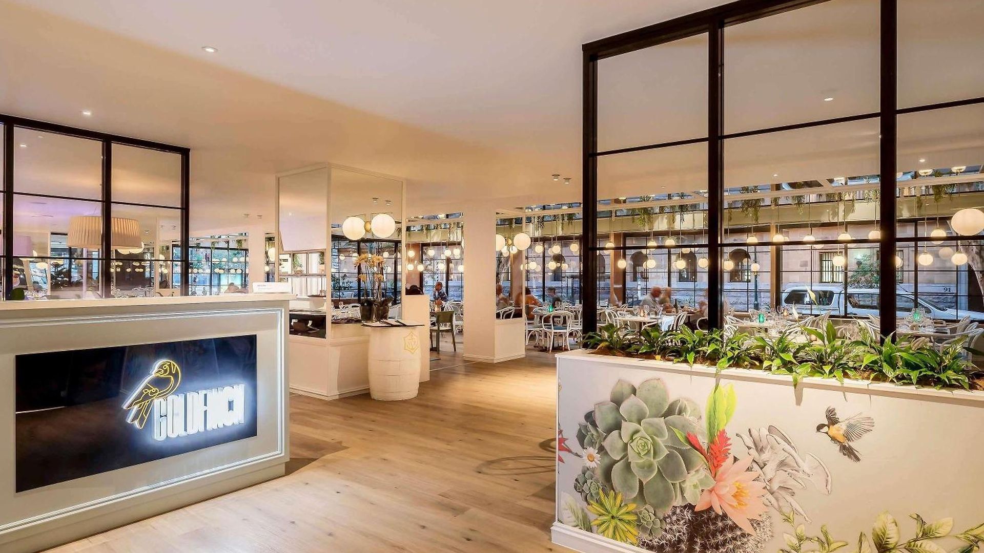 Hotel Pullman King George Square 5*