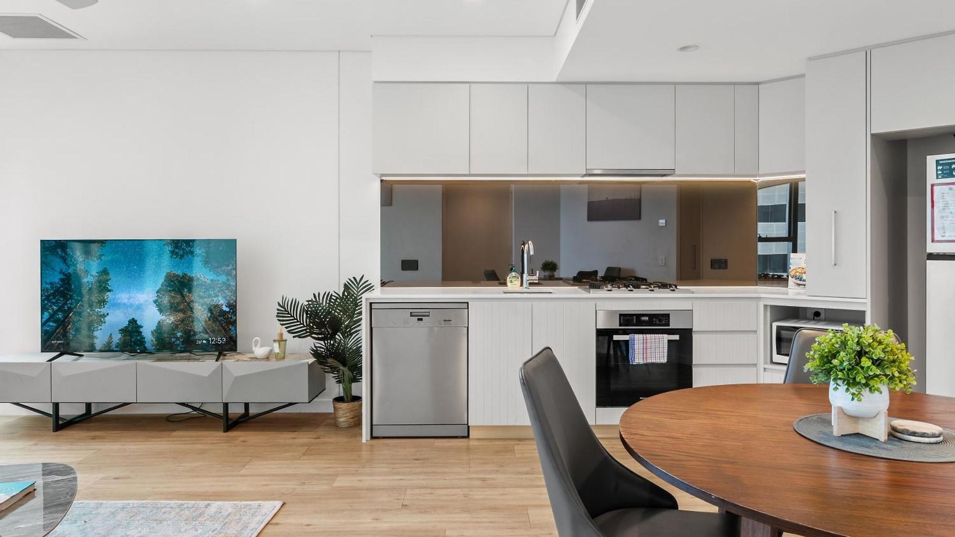 Cbd Luxury River View 1bed The One