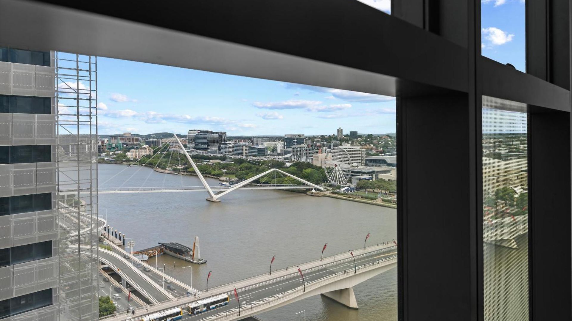 Cbd Luxury River View 1bed The One Apartment *