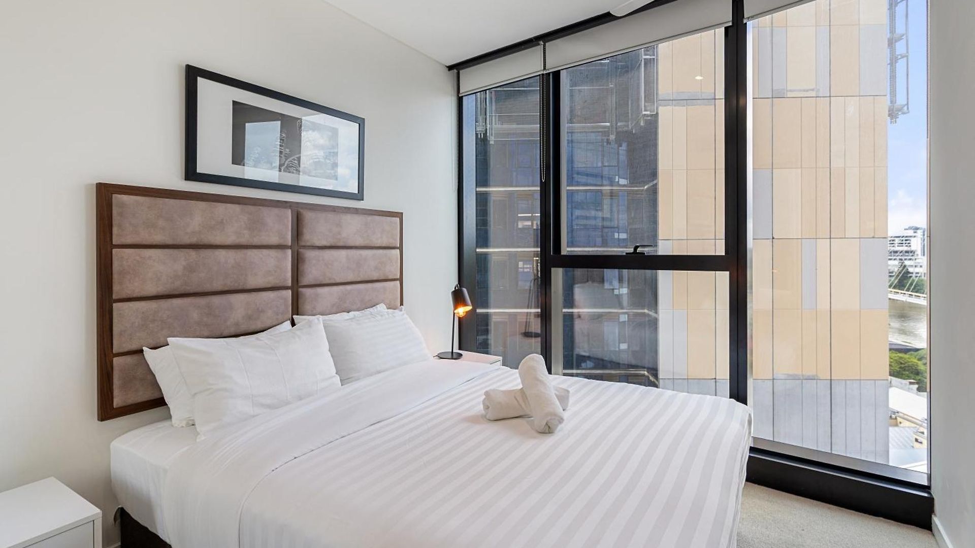 Cbd Cozy 2beds At Tallest Building With Free Parking *