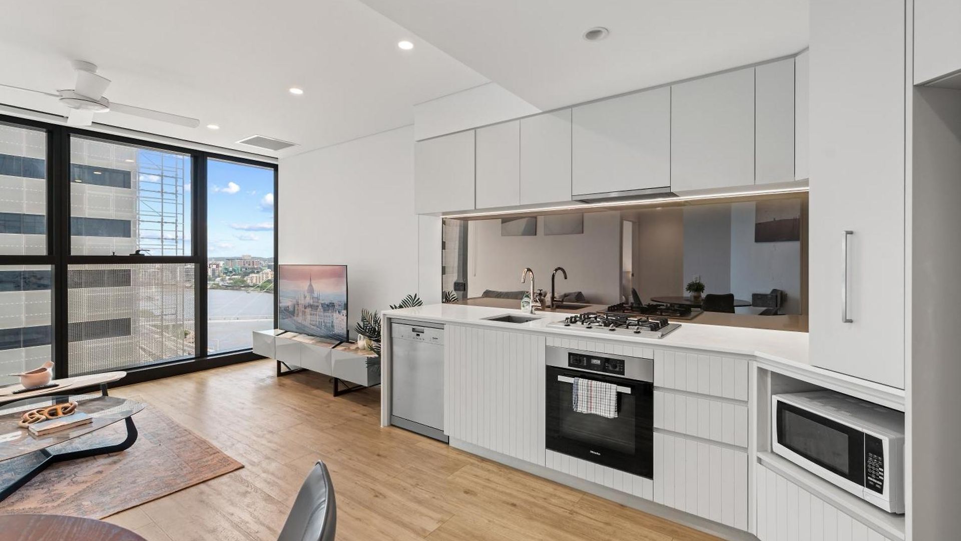 Cbd Luxury River View 1bed The One
