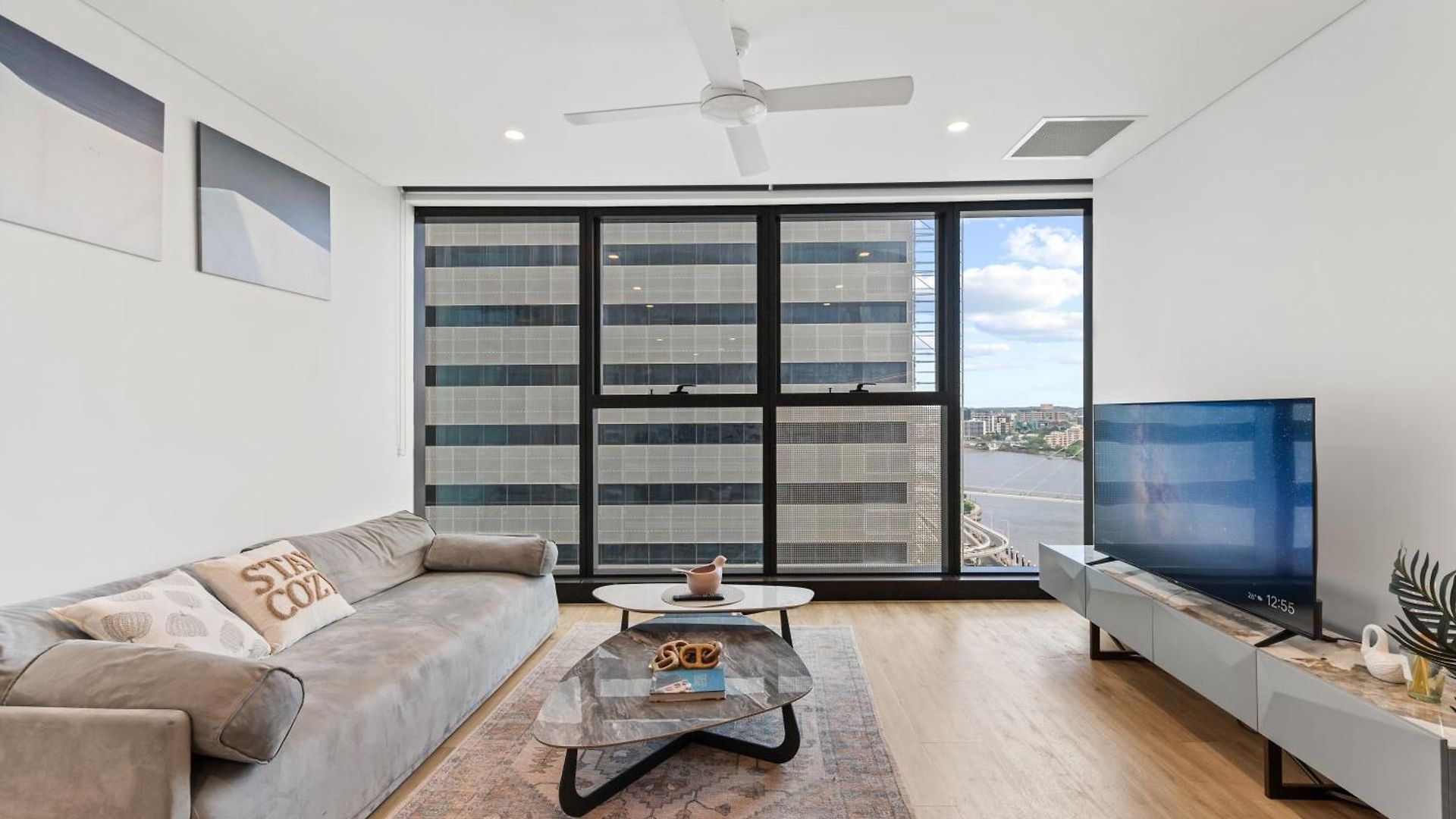 Cbd Luxury River View 1bed The One Apartment