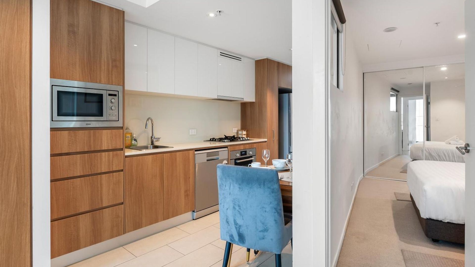 Cbd Cozy 2beds At Tallest Building With Free Parking Apartment Brisbane