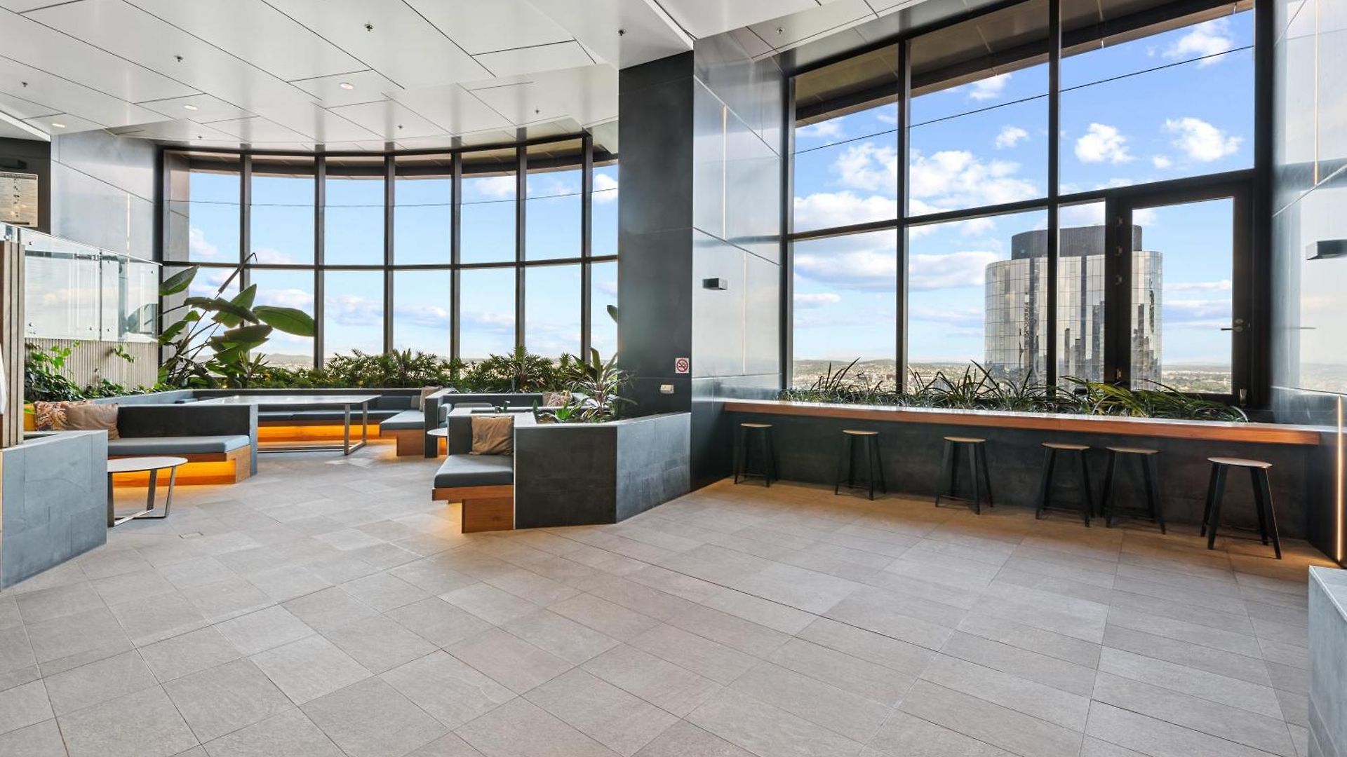 Cbd Cozy 2beds At Tallest Building With Free Parking *