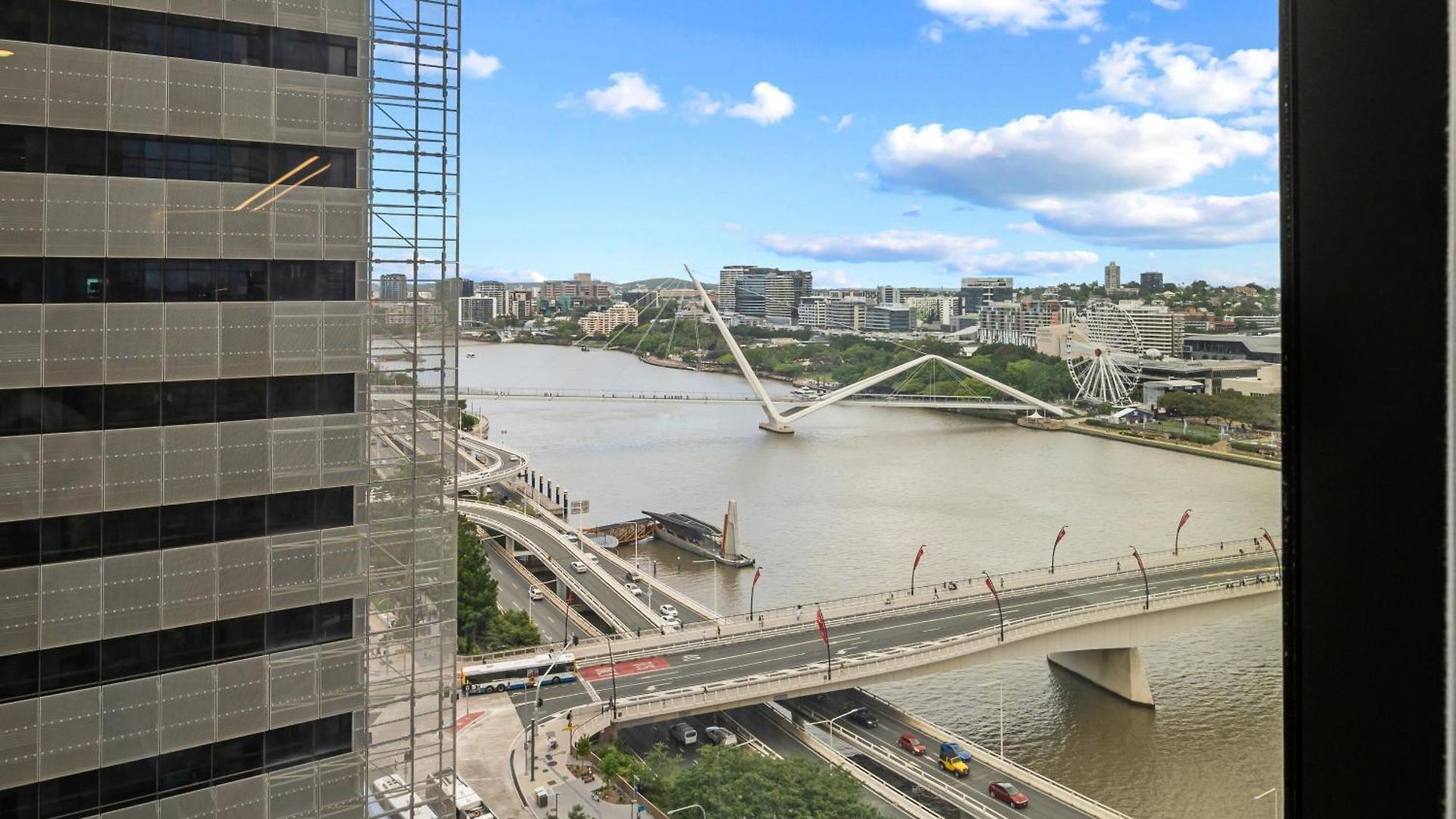 Centre Of At Riverfront Apartment Brisbane