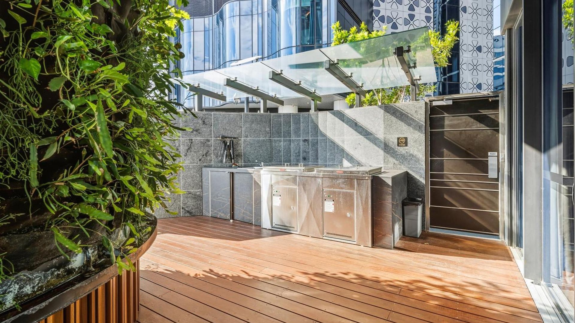 Apartment Centre Of At Riverfront *