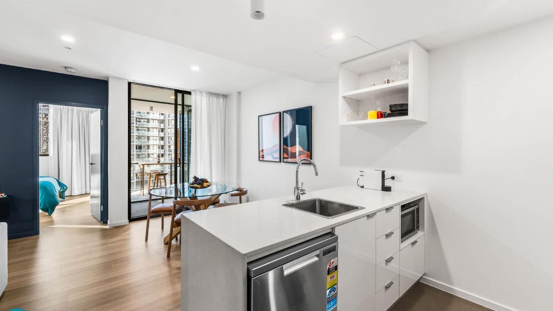 Apartment South Brisbane Unit With Parking And Pool