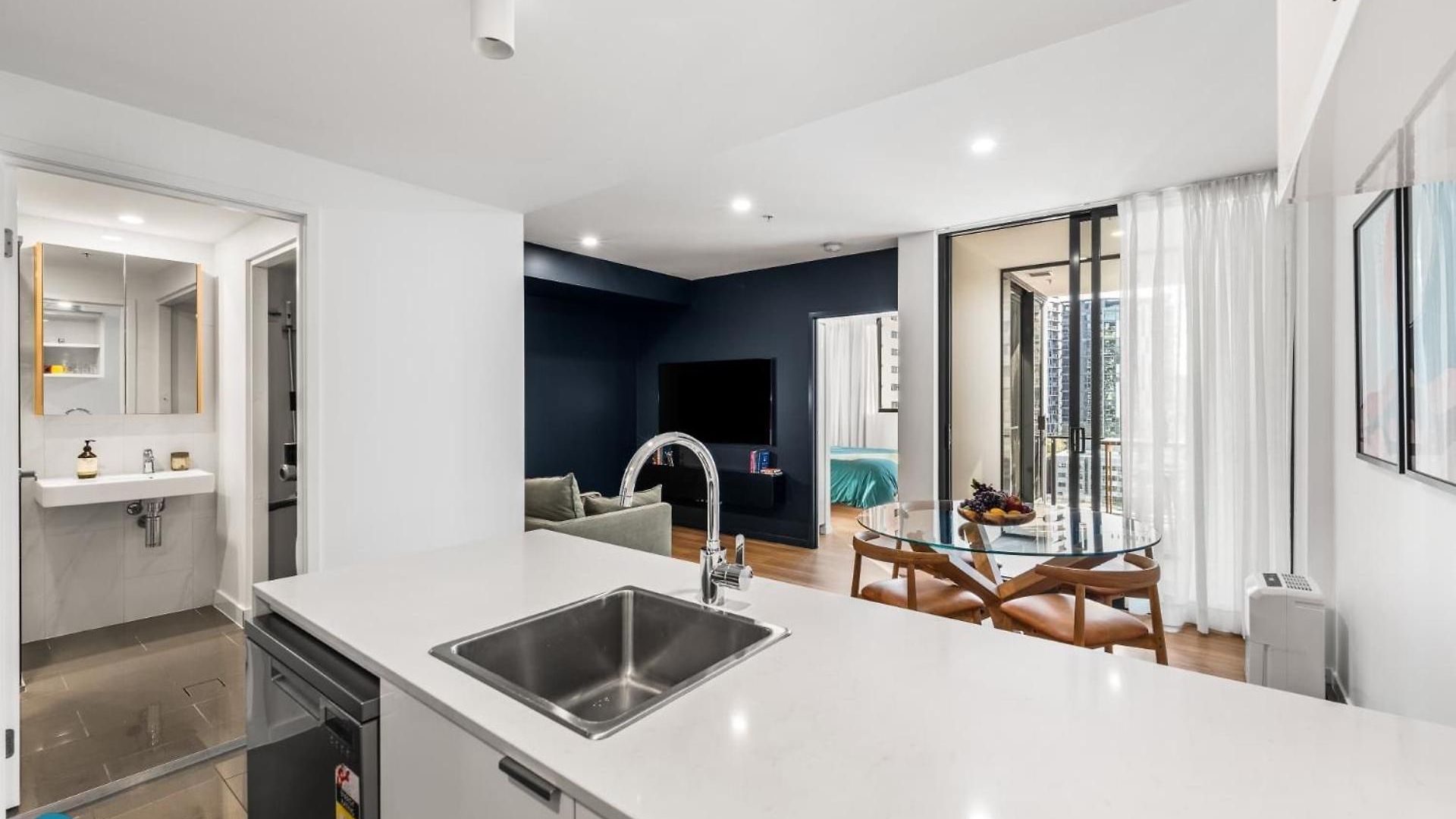 Apartment South Brisbane Unit With Parking And Pool Brisbane