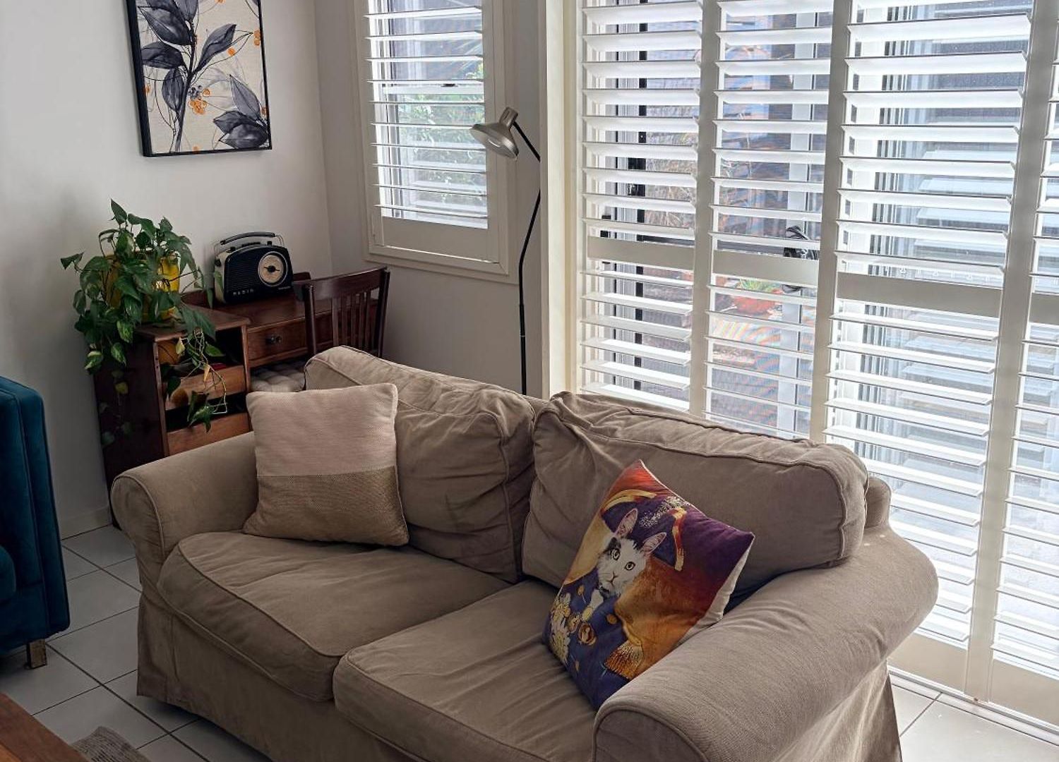 Large And Stylish Townhouse In Chic Area Apartment