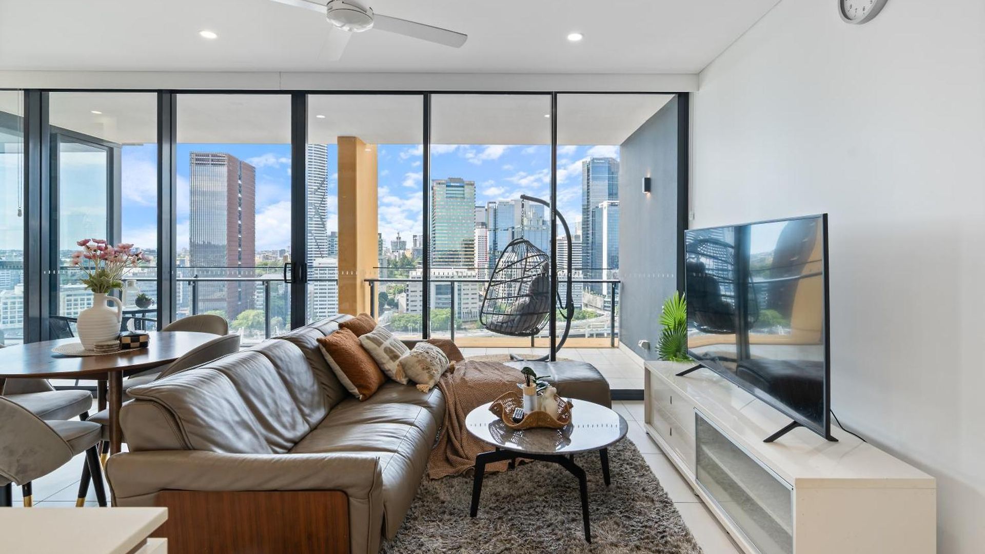 The Grand Panorama Riverside Escape With 3bd *