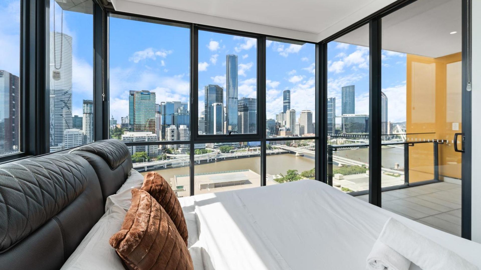 Apartment The Grand Panorama Riverside Escape With 3bd Brisbane