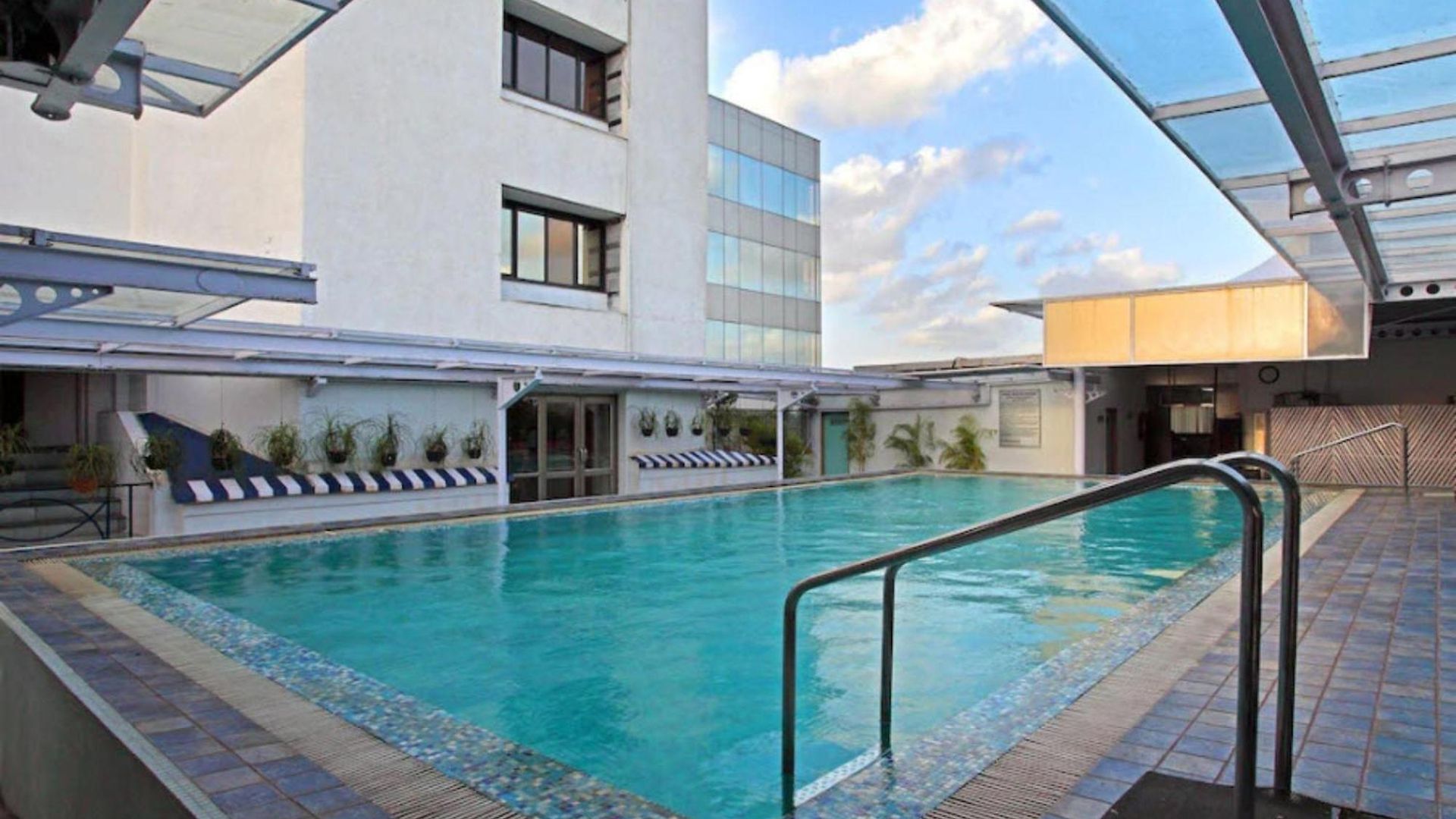 Lux 18th Floor 2br 2bath, River View, Pool, Spa, Sauna, Gym, Wifi, Apartment Brisbane