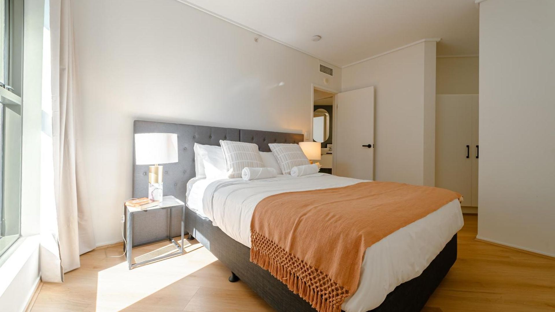 Lux 18th Floor 2br 2bath, River View, Pool, Spa, Sauna, Gym, Wifi, Apartment *