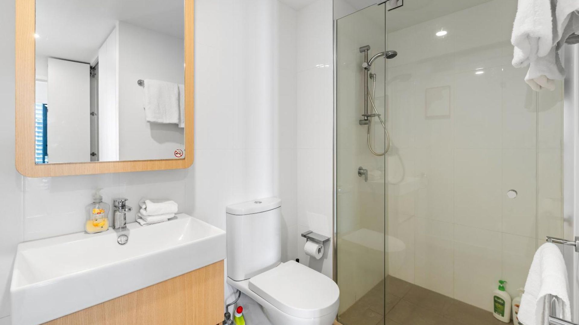 3-bed View With Free Parking