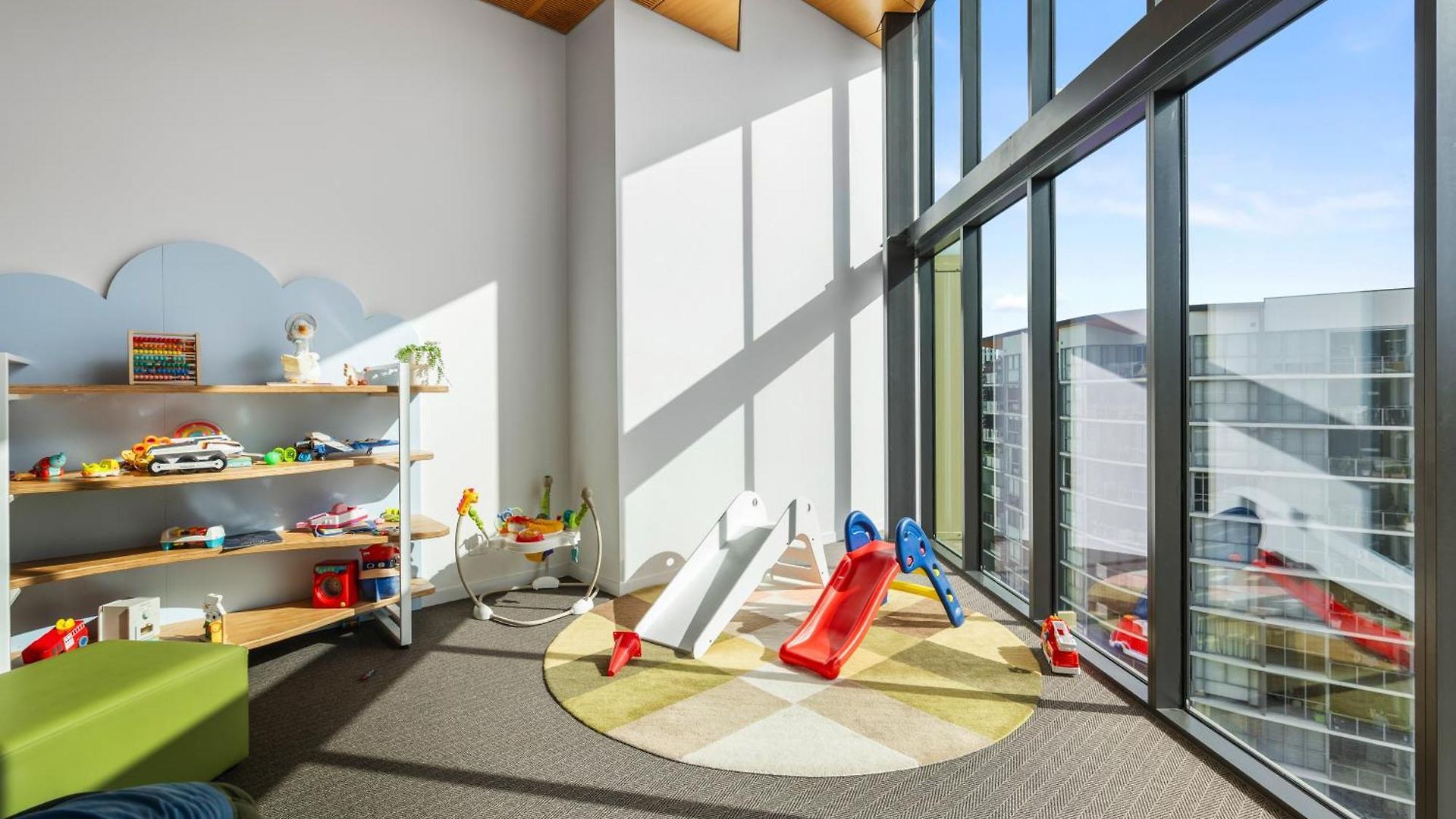 Apartment 3-bed View With Free Parking *