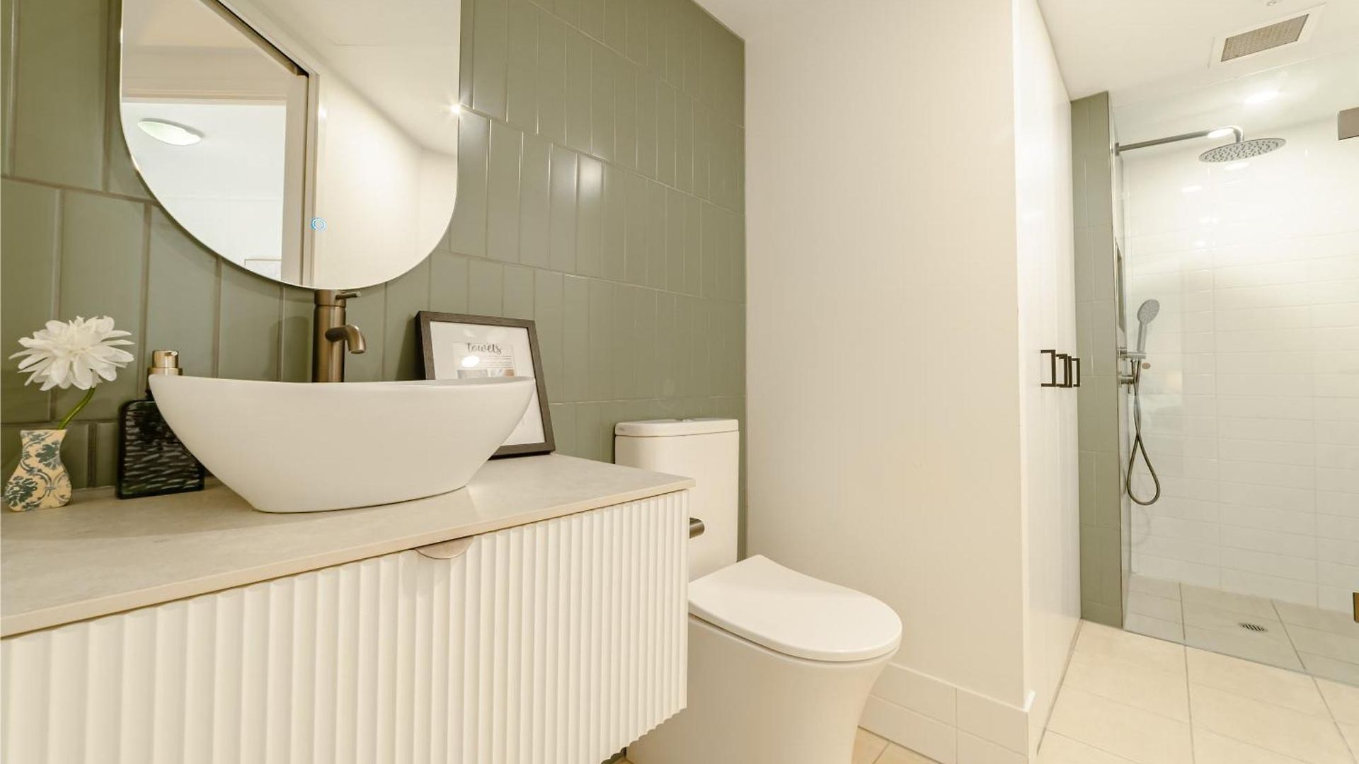 Lux 18th Floor 2br 2bath, River View, Pool, Spa, Sauna, Gym, Wifi, Apartment *