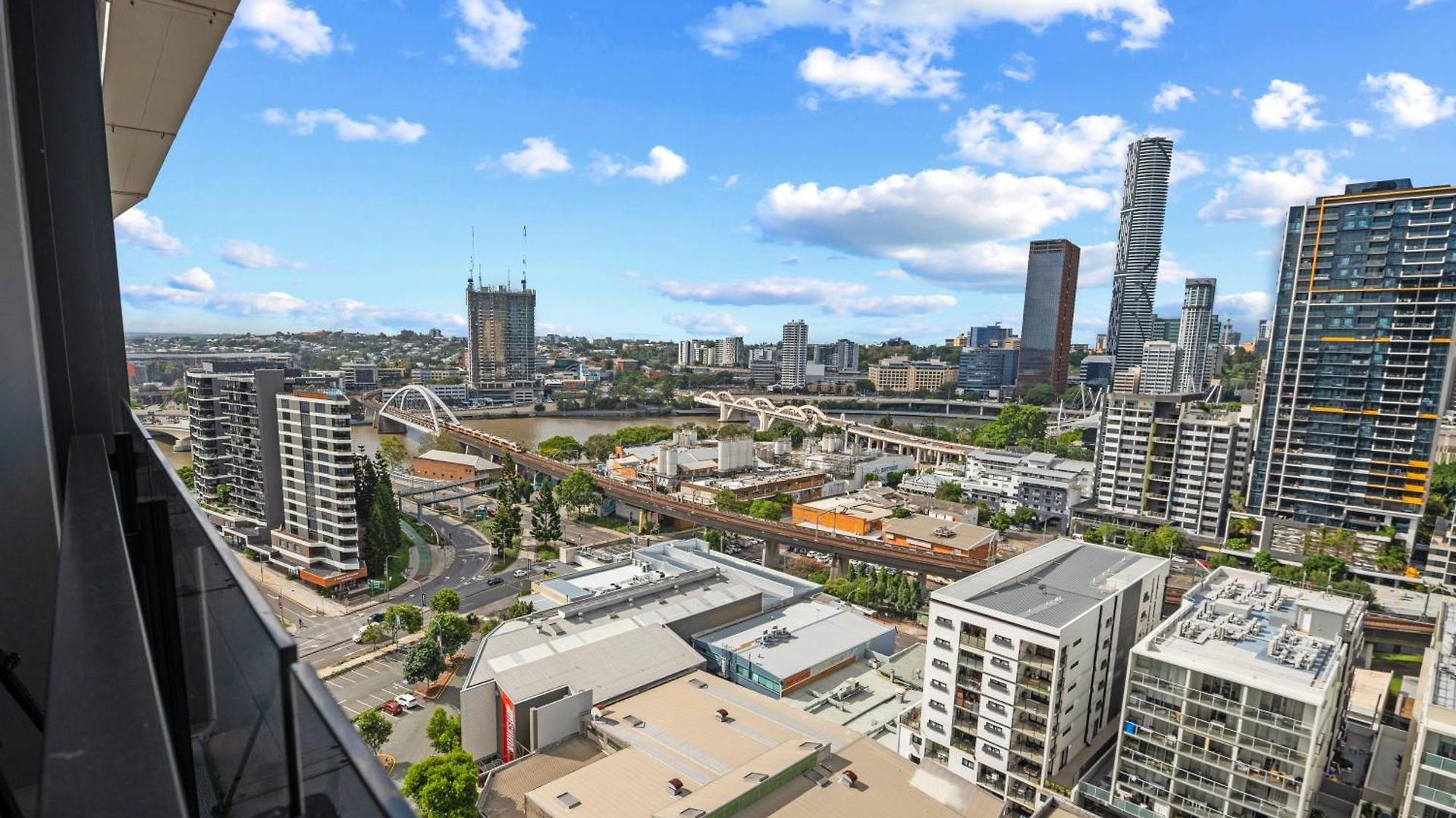 3-bed View With Free Parking