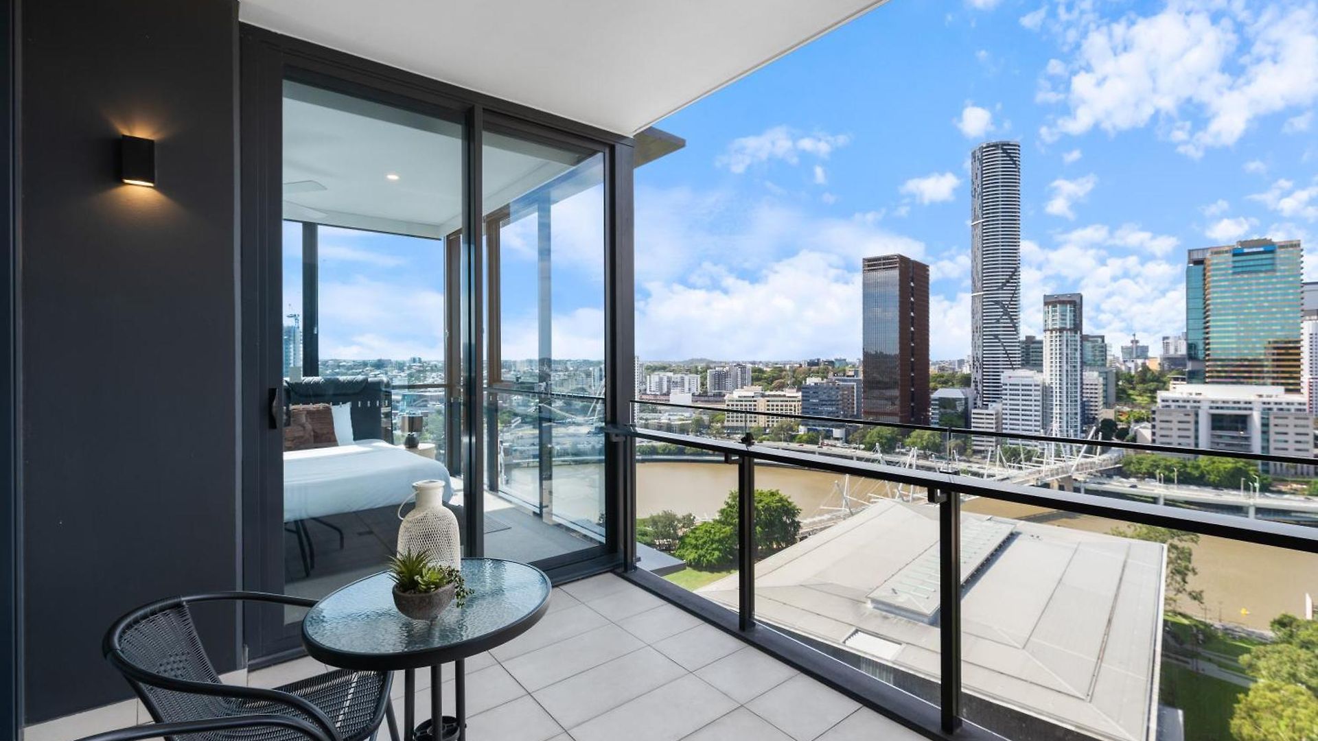 The Grand Panorama Riverside Escape With 3bd