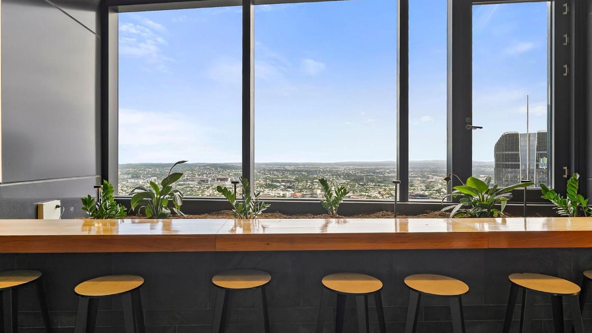 Apartment Lux Living In Heart Of *
