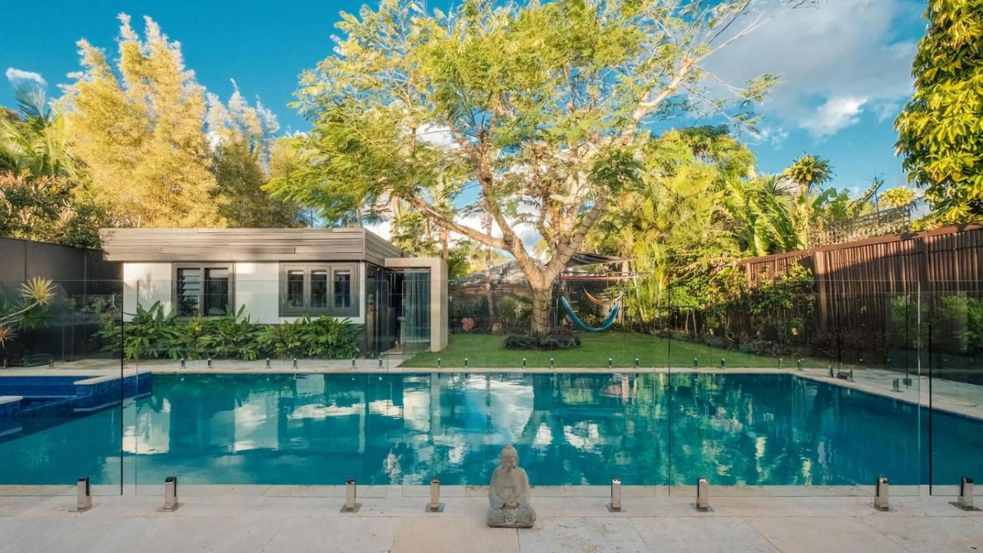Mokum House Designer Escape With Pool Sauna Brisbane