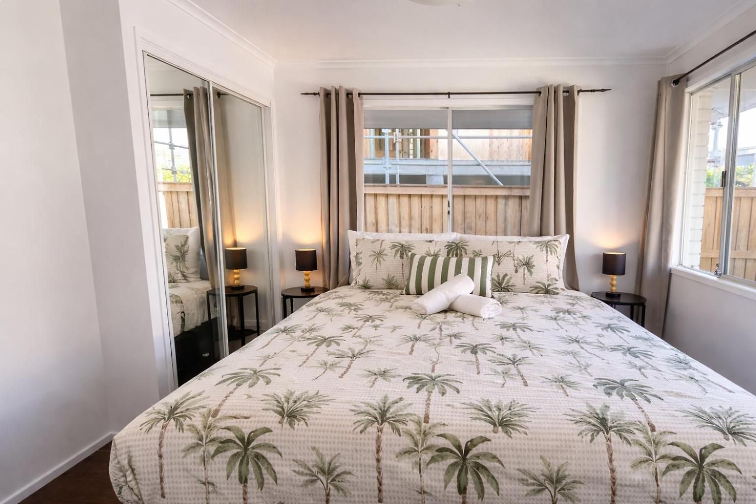 2br Chic Urban Escape In Norman Park Near Bne With Parking *