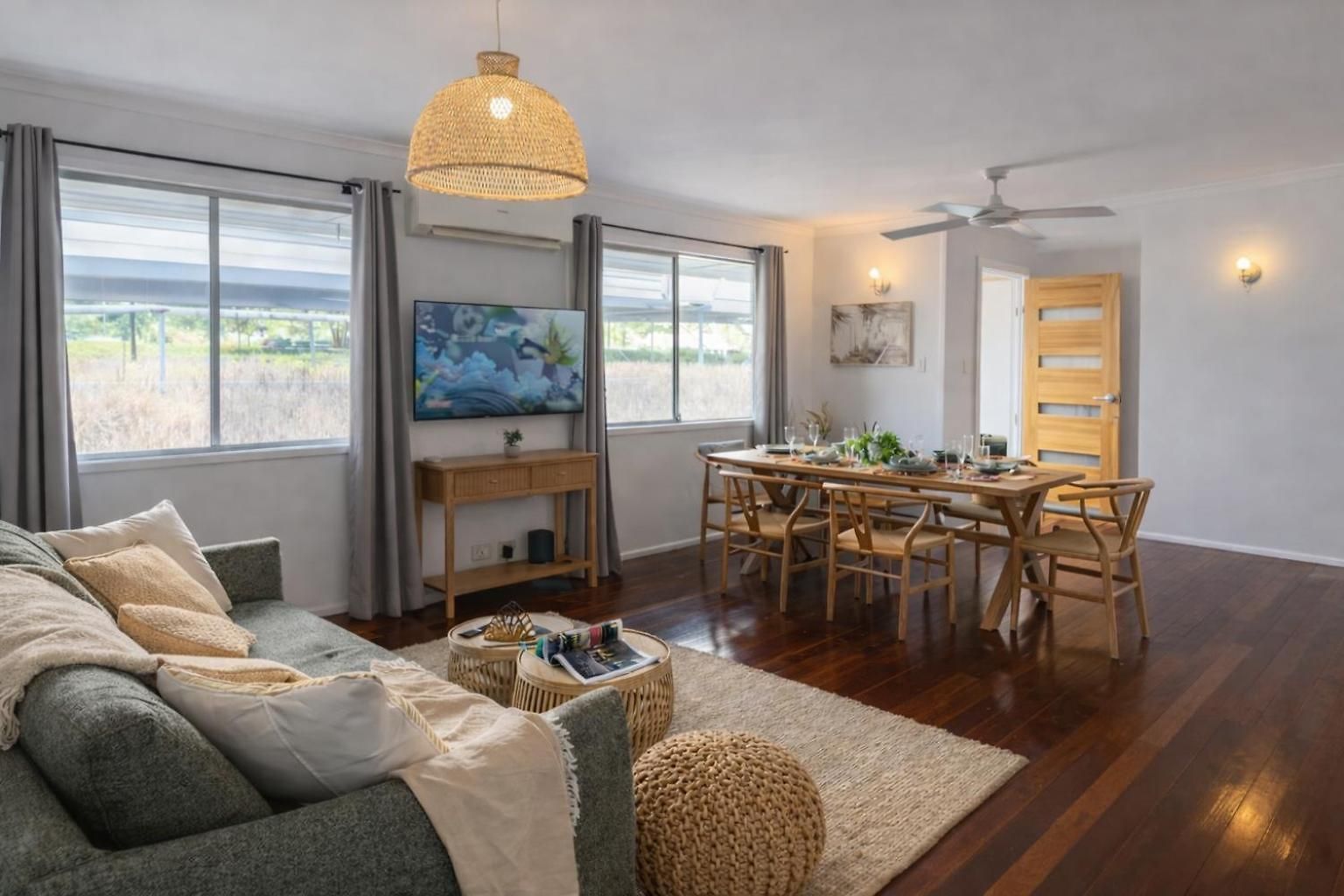 Holiday home 2br Chic Urban Escape In Norman Park Near Bne With Parking *