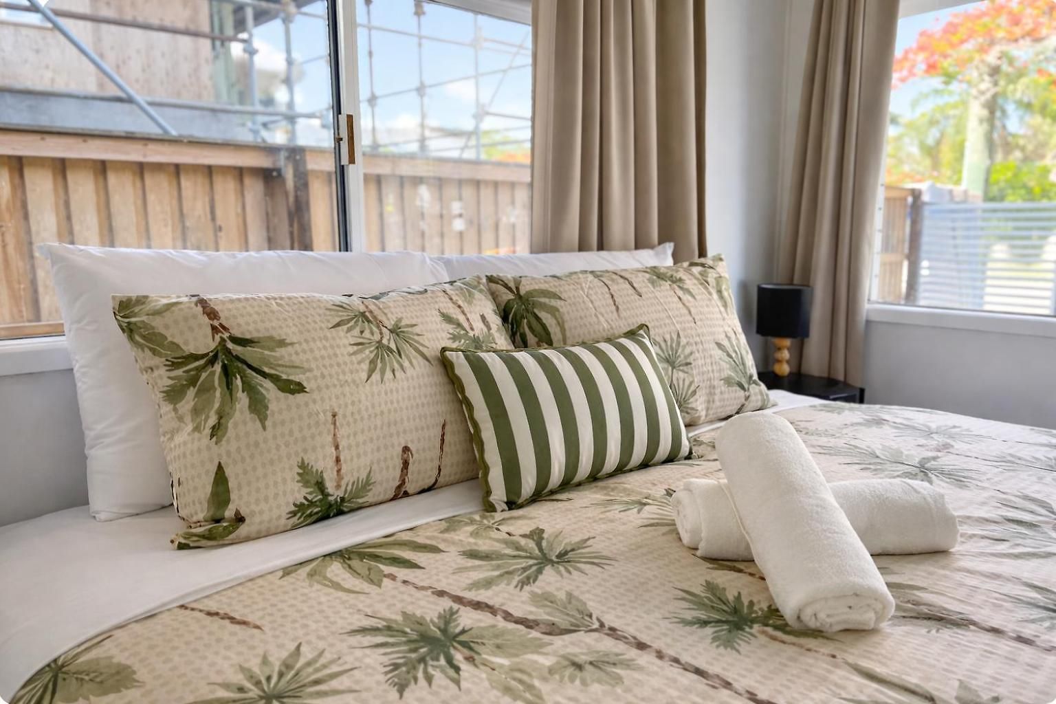 2br Chic Urban Escape In Norman Park Near Bne With Parking Holiday home *