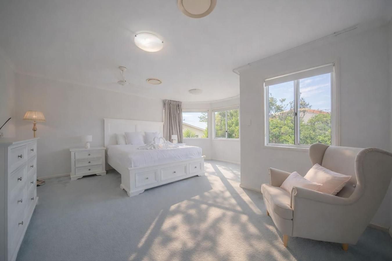 Entertainment Haven Pool Games Huge Living Space Holiday home Brisbane