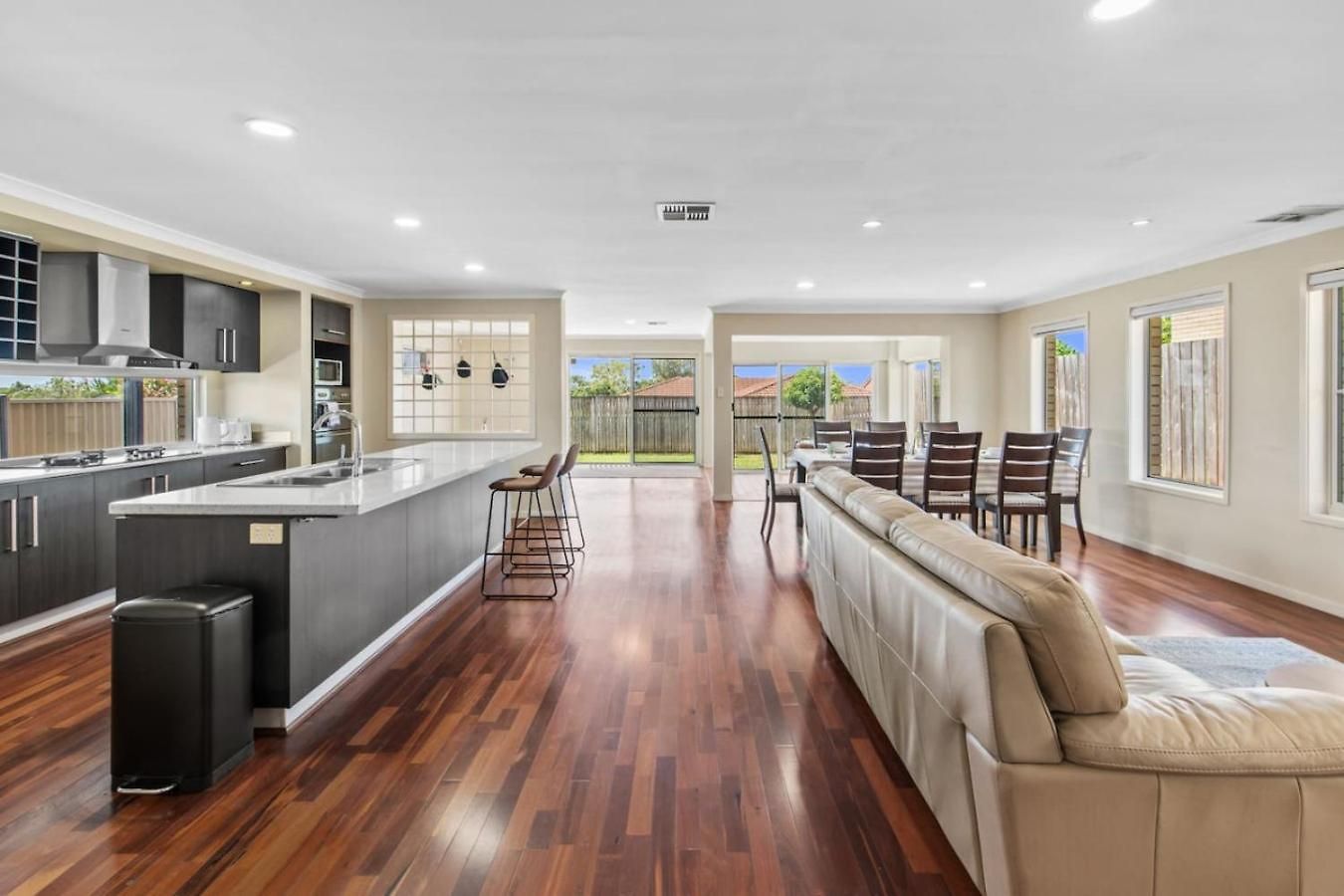 Spacious 2-storey 4br House Family Friendly *