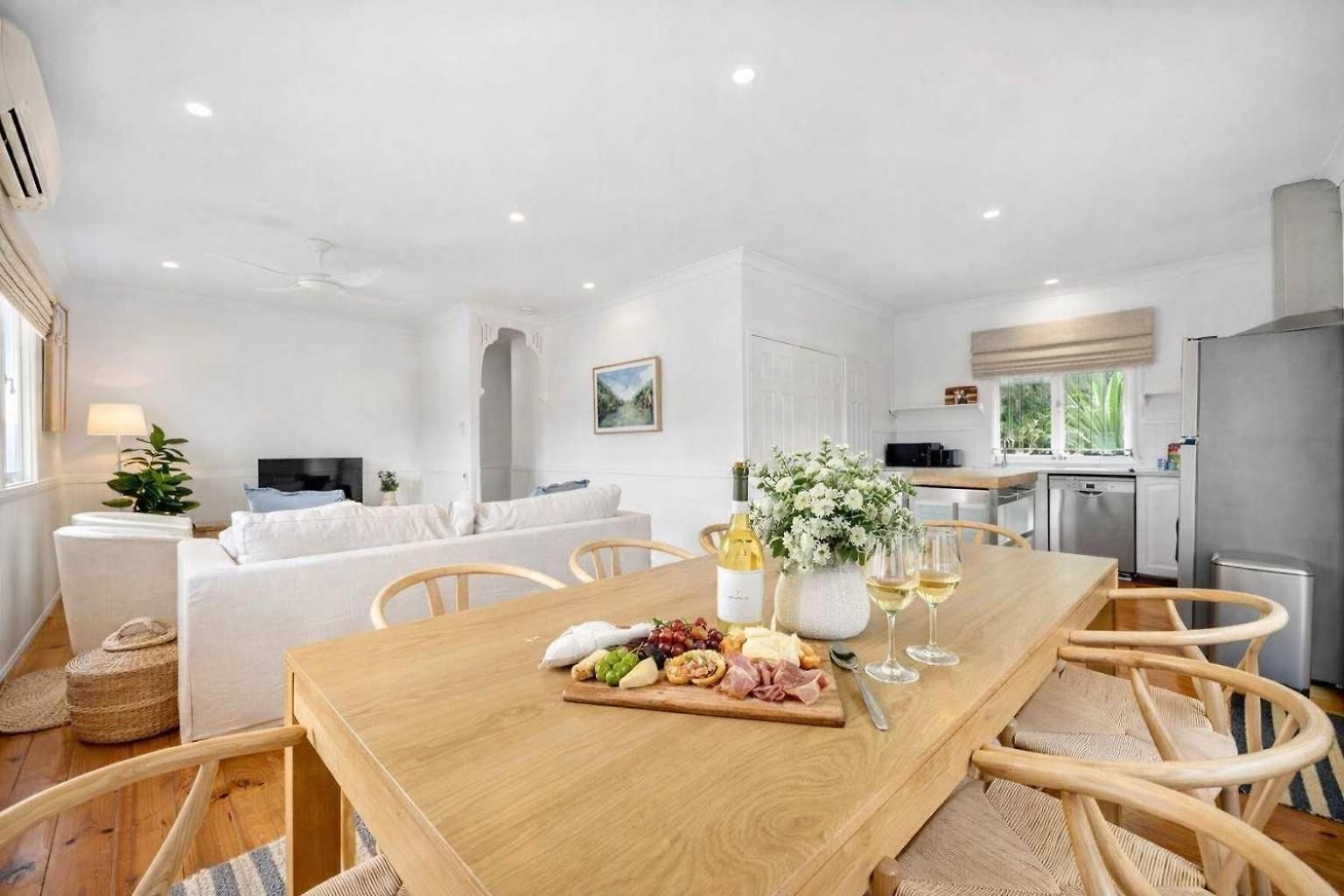 4 Bed Queenslander Views Walk To Suncorp Deck + Parking Brisbane