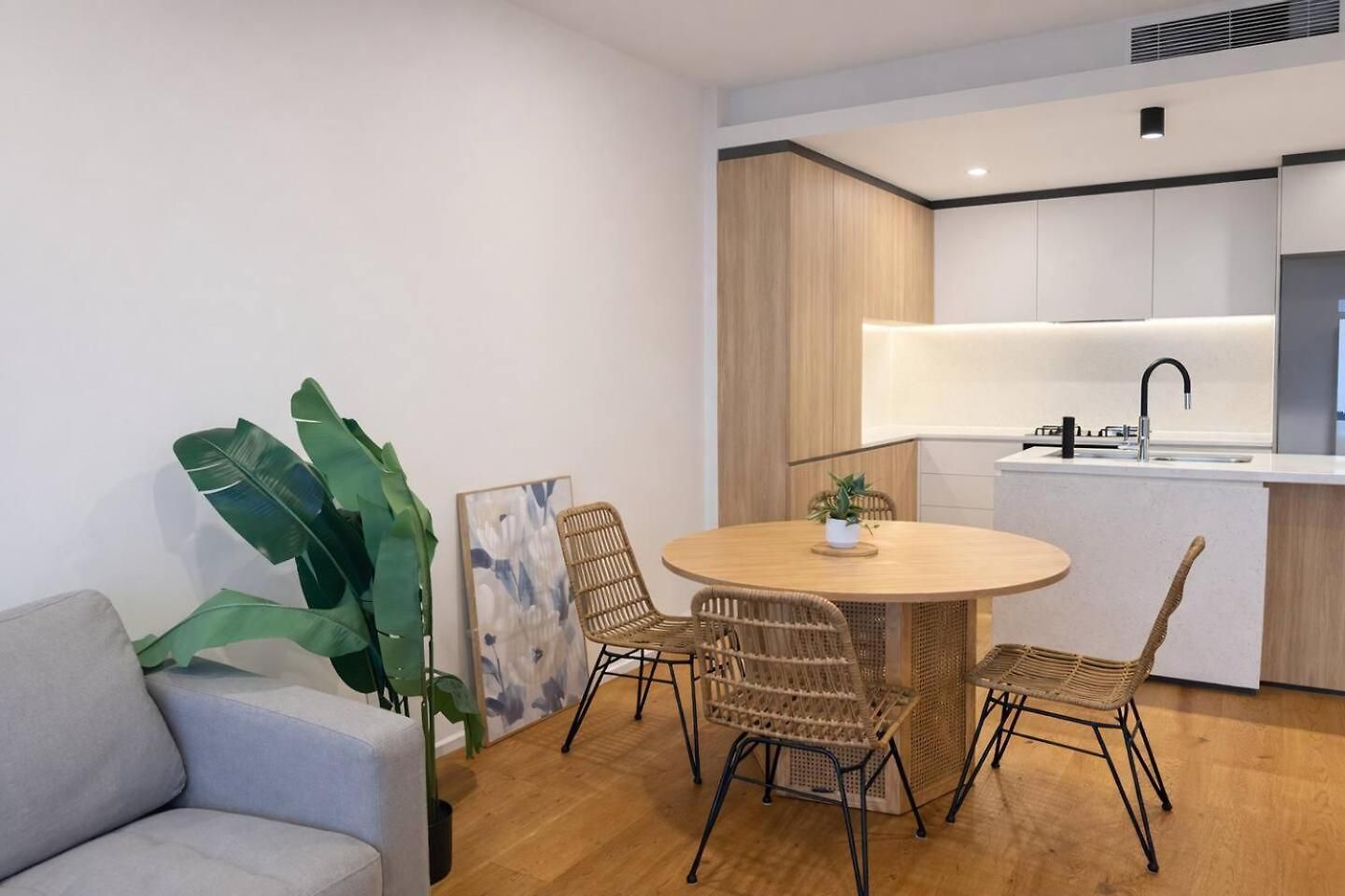 2br West End Hideaway With Views And Parking Holiday home