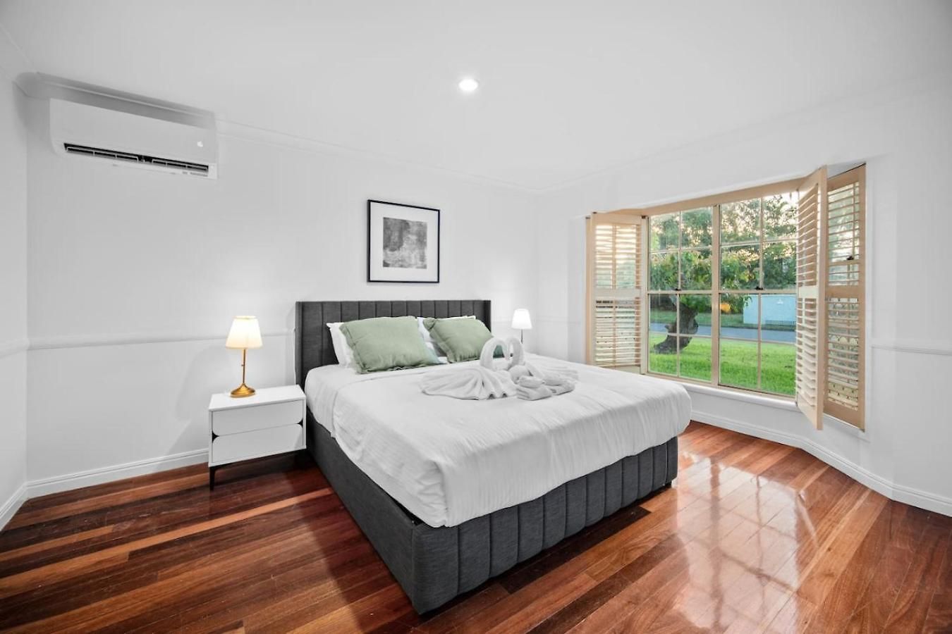 Modern 4b Family-friendly In Robertson Qld Brisbane