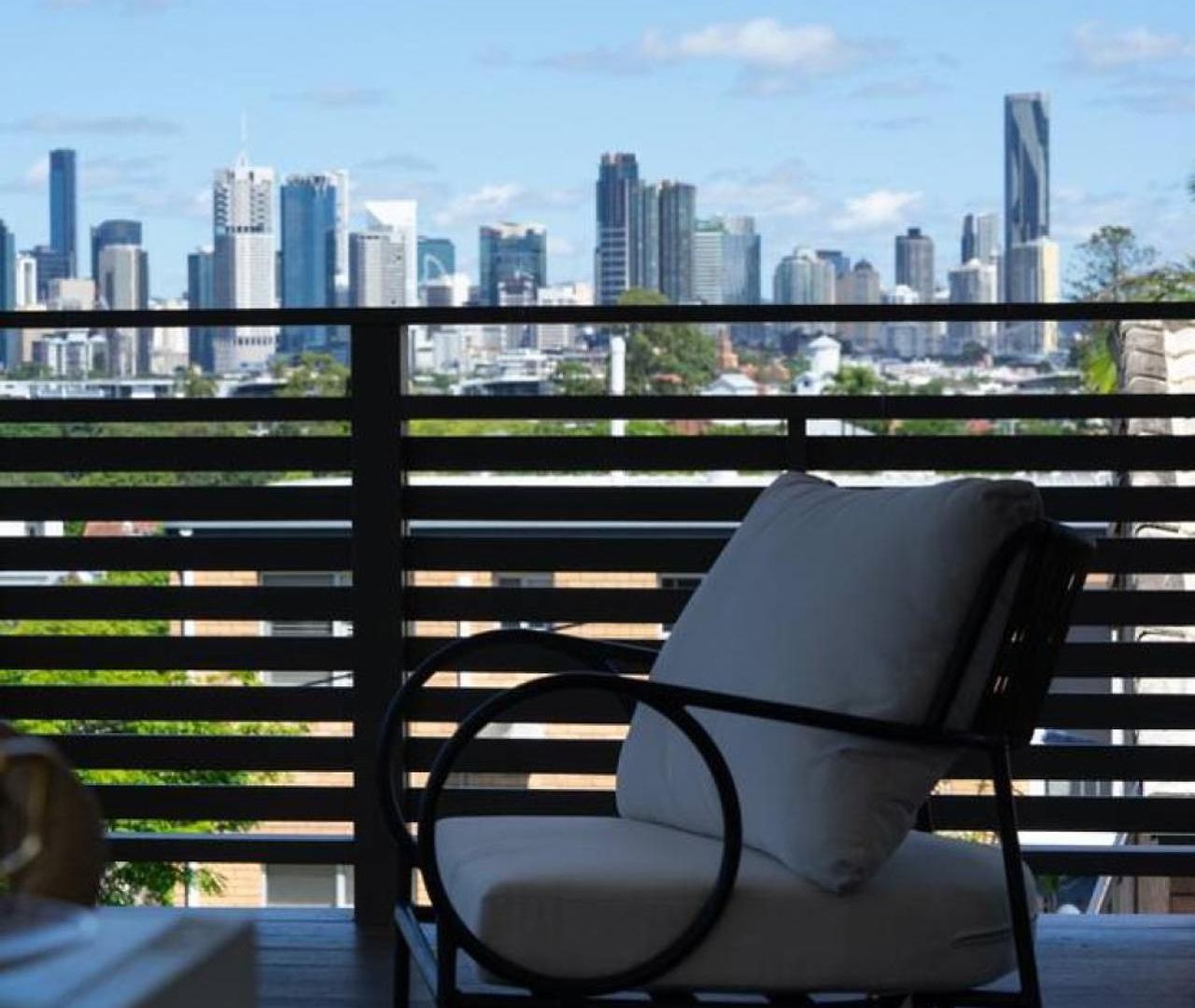 Holiday home Scenic Views With Pool And Elegant 5br Brisbane