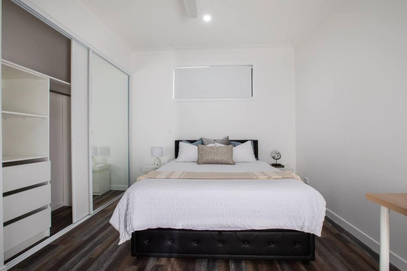 Holiday home 1br Unit Private Bathroom Kitchen And Living Area
