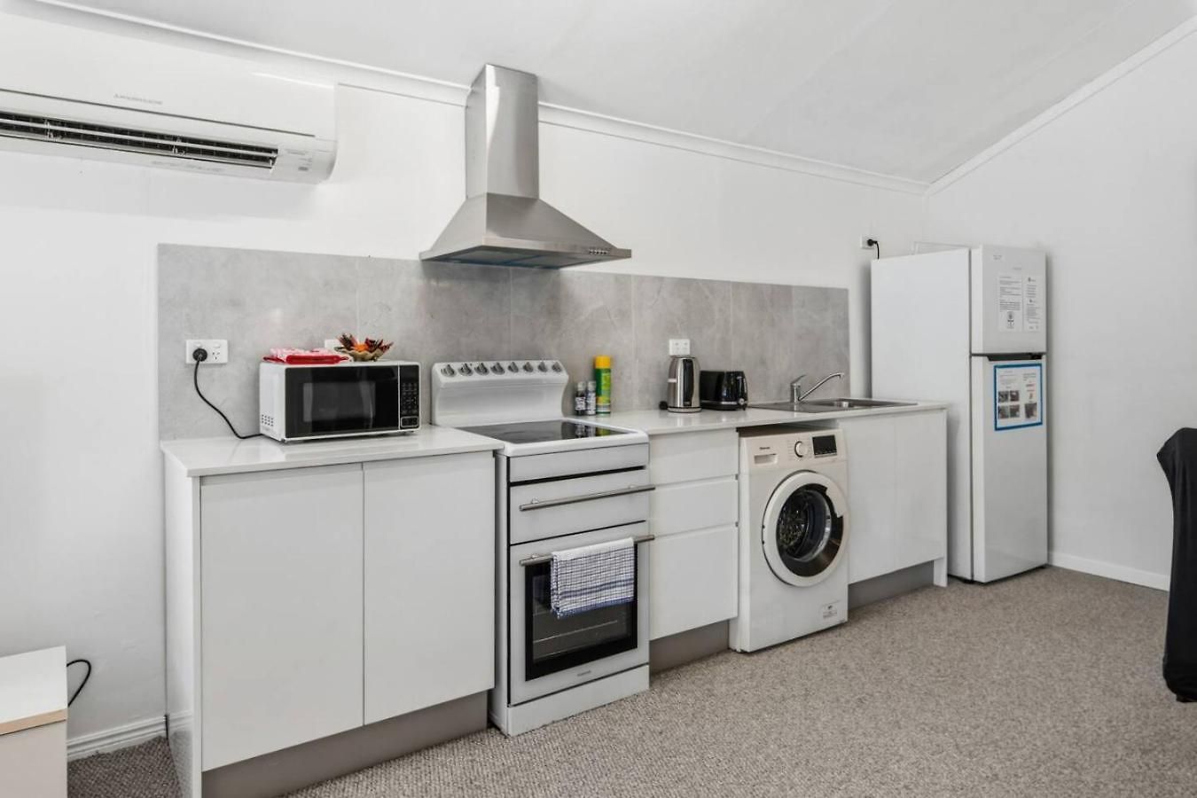 Value 3 Beds Family With Pool Near Bay And Shops Holiday home