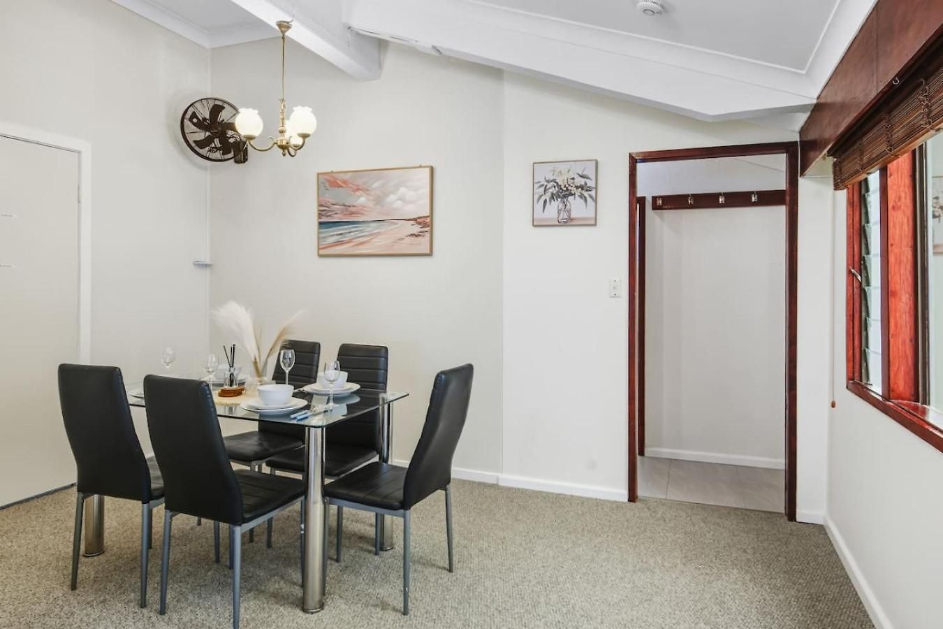 Coastal Wynnum Near Plaza And Connections Holiday home Brisbane
