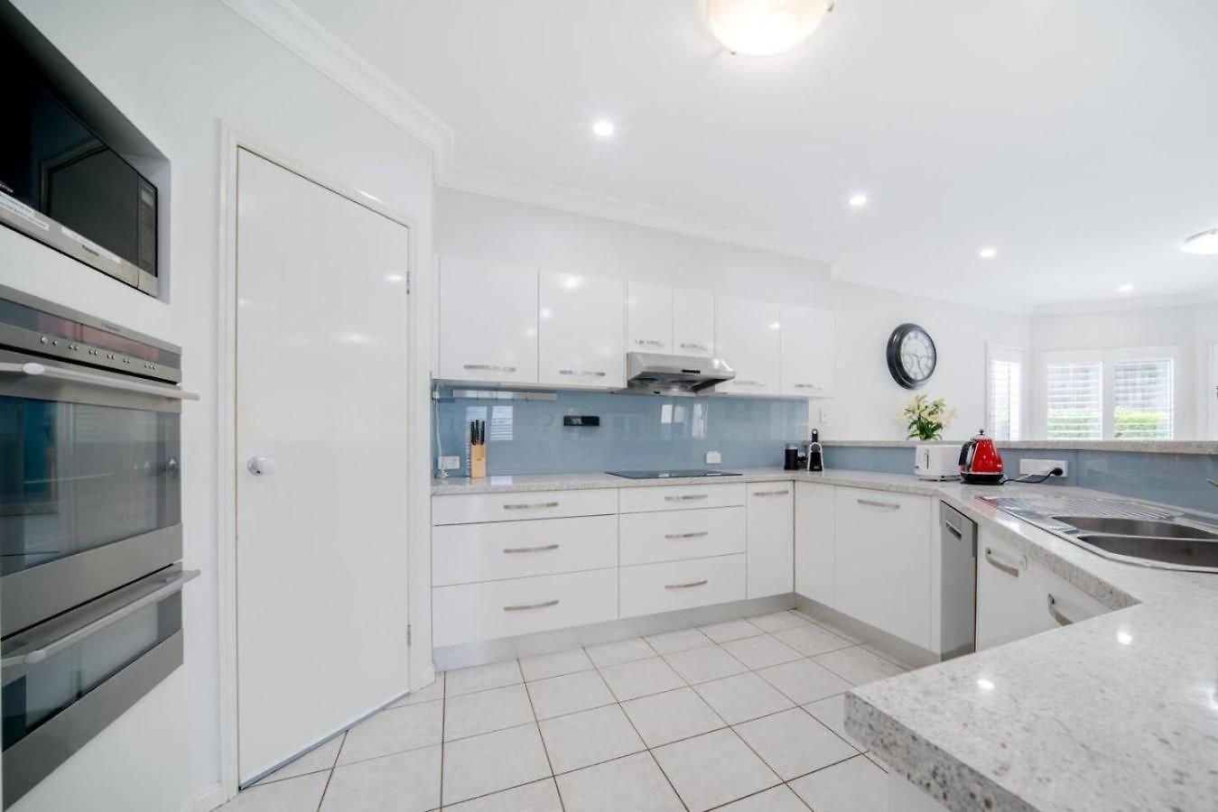 Entertainment Haven Pool Games Huge Living Space Holiday home Brisbane