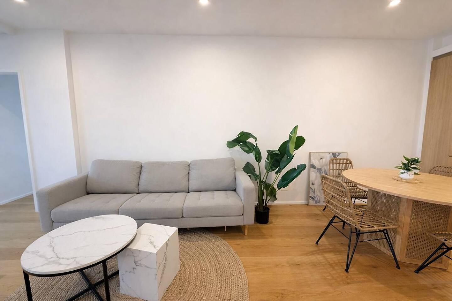Holiday home 2br West End Hideaway With Views And Parking *