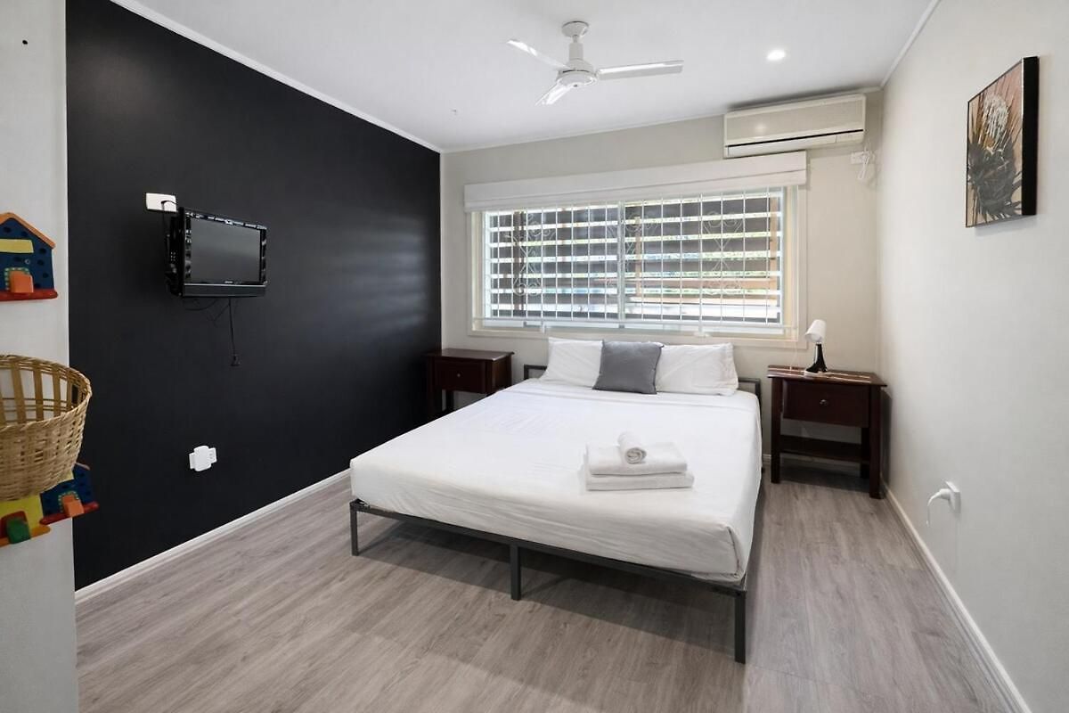 4 Bedroom With Private Cinema, Pool 2parking Brisbane