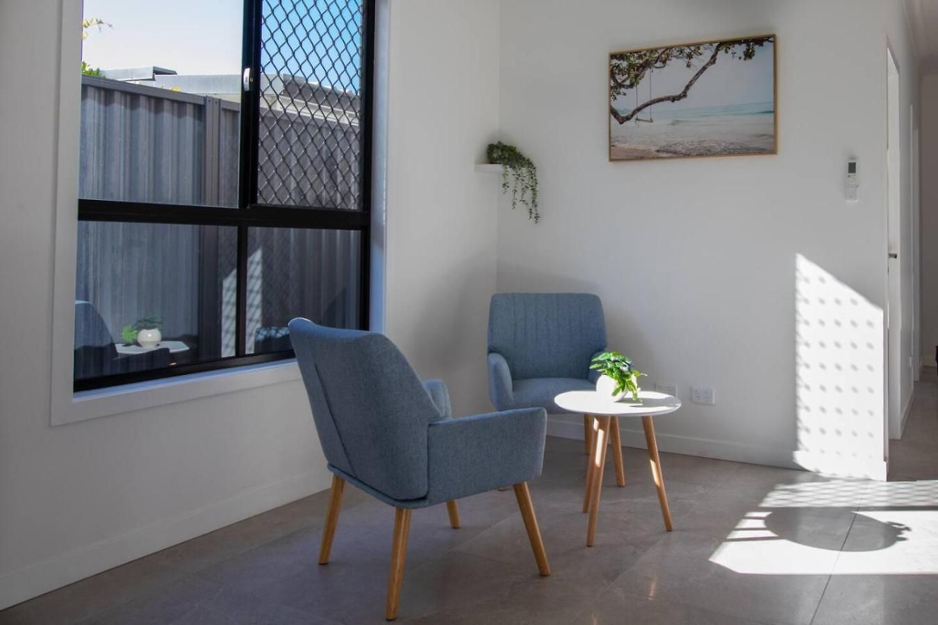 Holiday home 1br Unit Private Bathroom Kitchen And Living Area
