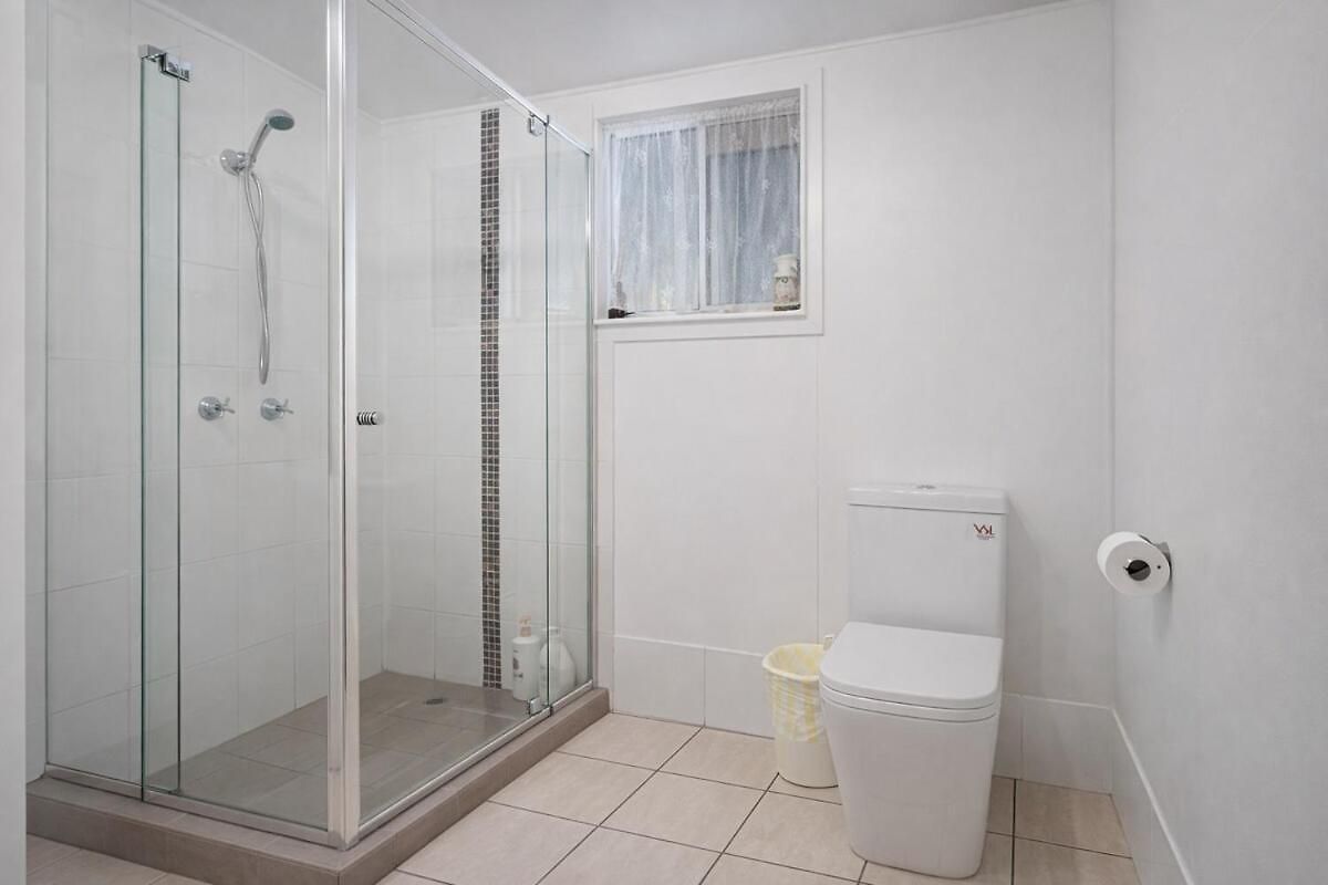 4 Bedroom With Private Cinema, Pool 2parking Holiday home *