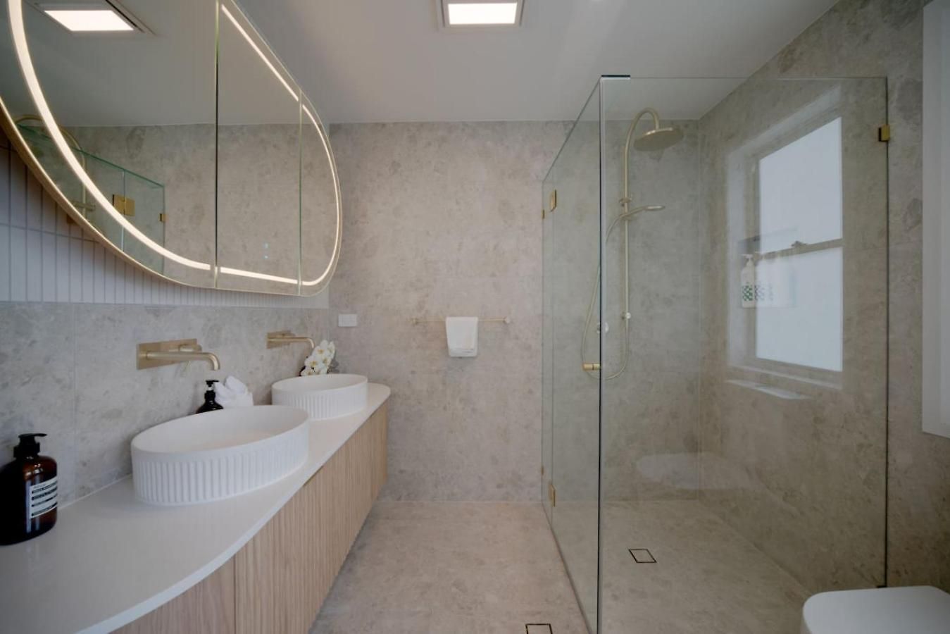 Brand-new 4br Luxury Living Near Airport And Mall Holiday home *